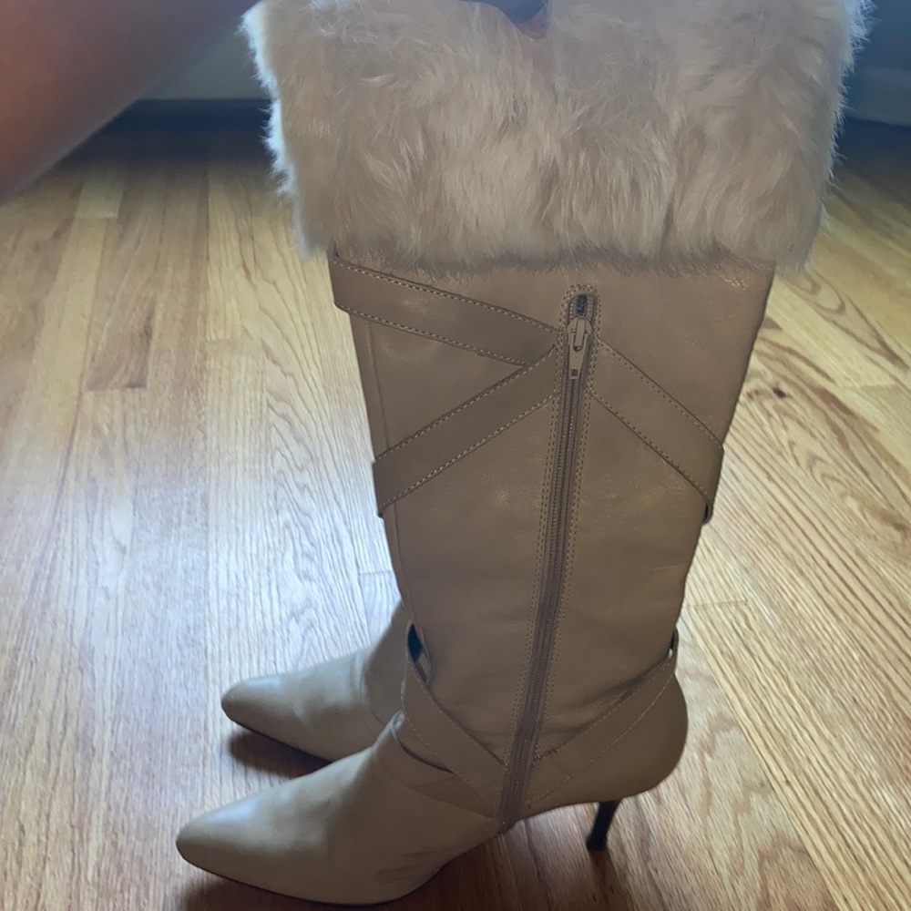 Fur top cream white Nine West high heels